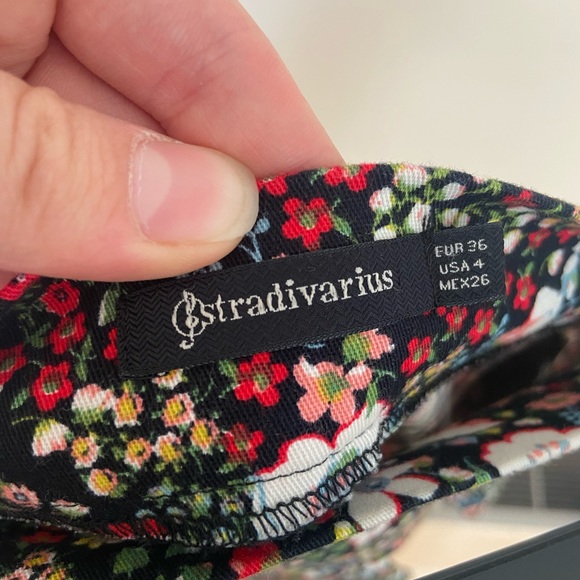 floral jeans like material skirt - flower pattern - Picture 5 of 10